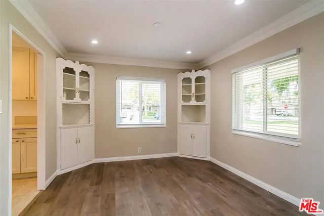 539 S Parish Place, Burbank CA: https://media.crmls.org/mediaz/c95a3dfd-0ab8-46a8-b02f-55827c49ecc5.jpg