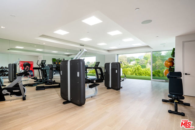 642 Perugia Way, Los Angeles CA: https://media.crmls.org/mediaz/c95aacbf-a2aa-4fbd-ac10-87b9742b202f.jpg