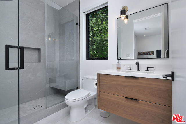 5316 Lennox, Sherman Oaks CA: https://media.crmls.org/mediaz/c95ae603-149b-4919-bf09-245f8a3f3ca3.jpg