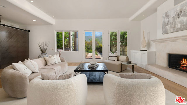 23349 Malibu Colony Road, Malibu CA: https://media.crmls.org/mediaz/c95b8c7d-7dba-4fb8-b0db-873b03d8f9a6.jpg