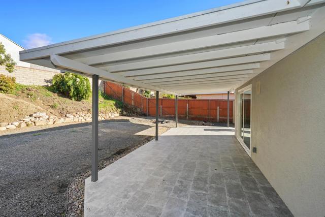 7684 Meadowbrook Ct, San Diego CA: https://media.crmls.org/mediaz/c95bf6bd-3497-488d-b37d-6feb3138273b.jpg