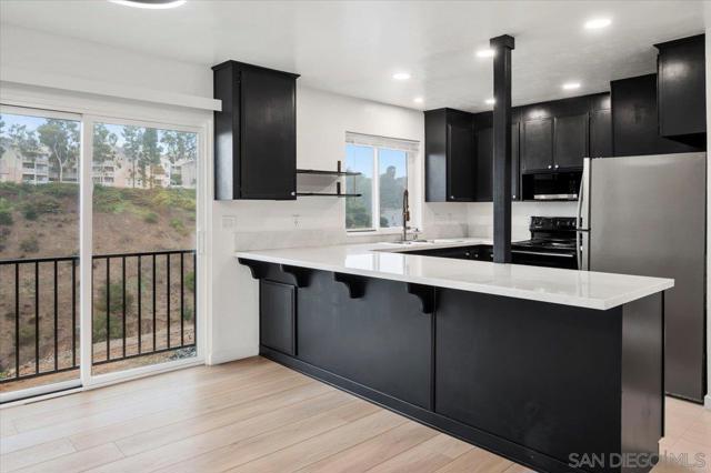 1418 Minden Dr, San Diego CA: https://media.crmls.org/mediaz/c95c3e67-b5fc-46bd-8cbe-884499df7003.jpg