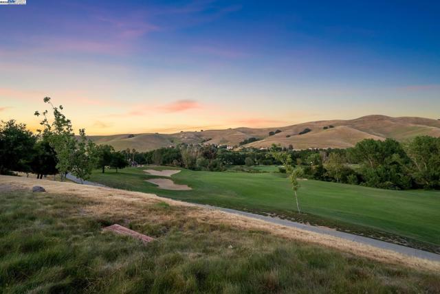 6340 Inspiration Ter, Pleasanton CA: https://media.crmls.org/mediaz/c95d9a64-a06a-4ef1-b05d-90b1c746acef.jpg