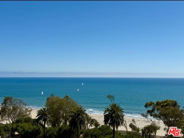 201 Ocean Avenue, Santa Monica CA: https://media.crmls.org/mediaz/c95e05ce-830b-4c83-bc5b-0c7e2f8e5736.jpg