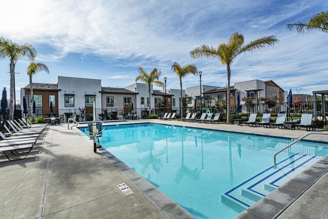 Detail Gallery Image 33 of 43 For 958 Foxwood Ln, Vista,  CA 92081 - 1 Beds | 2 Baths