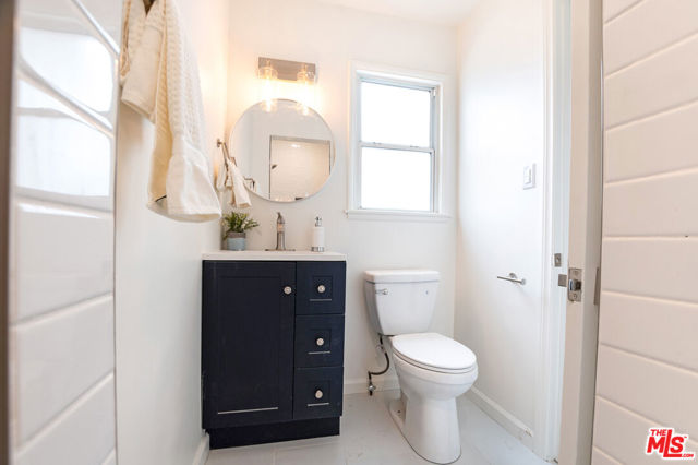 17209 Stagg Street, Van Nuys CA: https://media.crmls.org/mediaz/c95e2b90-278f-4b3a-823a-bec5ad1f8630.jpg