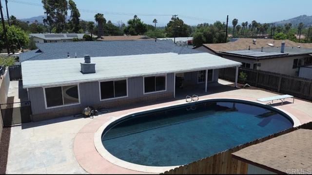Detail Gallery Image 6 of 17 For 9352 Carlton Hill Blvd, Santee,  CA 92071 - 3 Beds | 2 Baths
