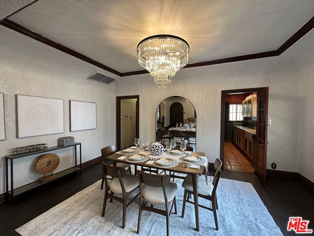 636 N Curson Avenue, Los Angeles CA: https://media.crmls.org/mediaz/c95eaea0-e393-4373-969b-5ce10540bccc.jpg
