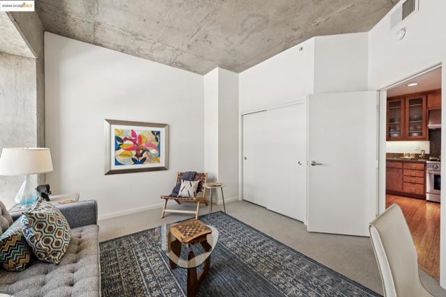 428 Alice St., Oakland CA: https://media.crmls.org/mediaz/c95ed295-5ac5-4efc-a50f-d3e6edf9f678.jpg