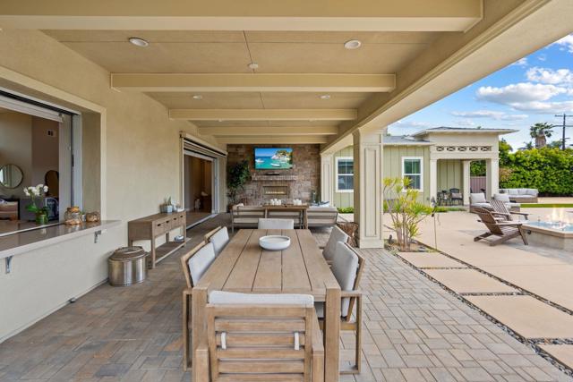 956 Urania Avenue, Encinitas CA: https://media.crmls.org/mediaz/c95f0044-76fd-4ea9-ad37-2b8b886cc17e.jpg