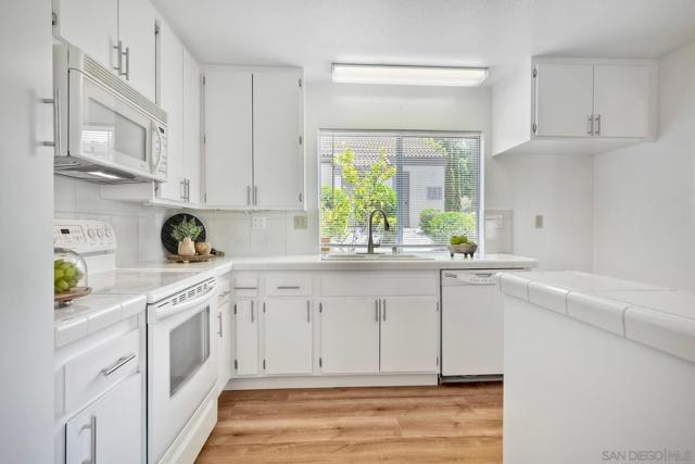 17438 Plaza Otonal, San Diego CA: https://media.crmls.org/mediaz/c95f8525-51f8-43c2-ba56-9e8f14ec7034.jpg