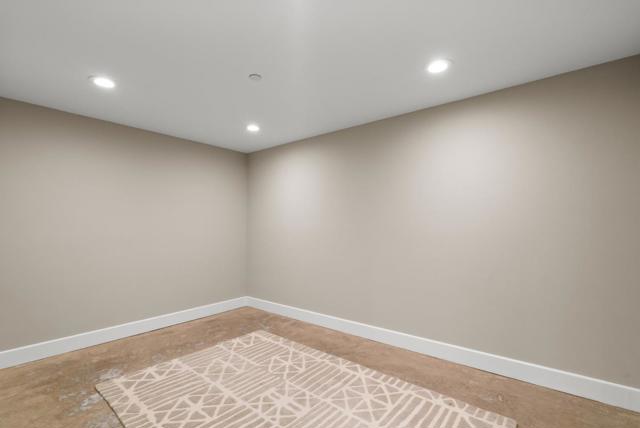 2974 E Cliff Drive, Santa Cruz CA: https://media.crmls.org/mediaz/c95fab1a-25ff-455f-8671-7c1f65044856.jpg