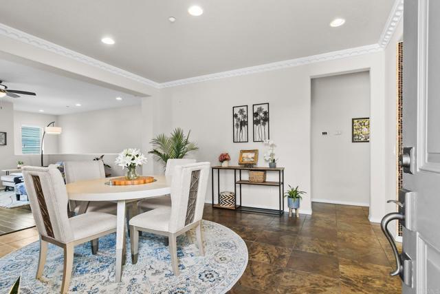 Detail Gallery Image 4 of 37 For 2233 Capistrano Way #18,  Chula Vista,  CA 91915 - 4 Beds | 3 Baths