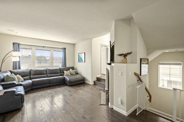 978 Martin Trail, Daly City CA: https://media.crmls.org/mediaz/c9605653-9232-4ebe-8f1b-7e3b08fc0cb0.jpg