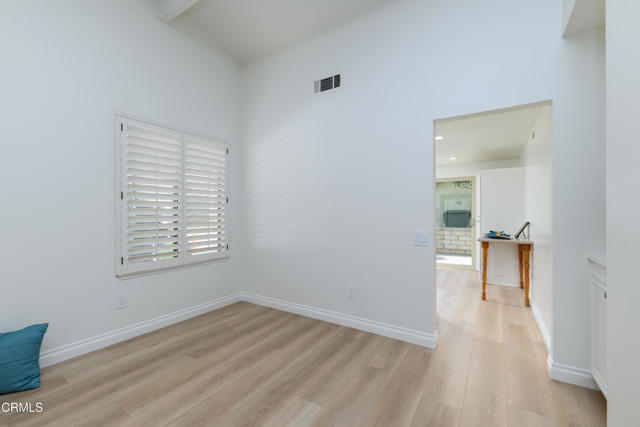 Detail Gallery Image 13 of 33 For 44112 Village 44, Camarillo,  CA 93012 - 2 Beds | 2 Baths