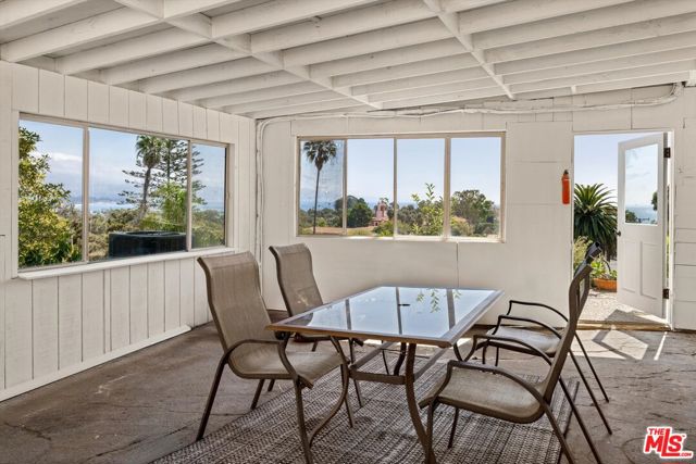 540 Miramonte Drive, Santa Barbara CA: https://media.crmls.org/mediaz/c961408b-e36d-4578-8205-c72fddca10c6.jpg