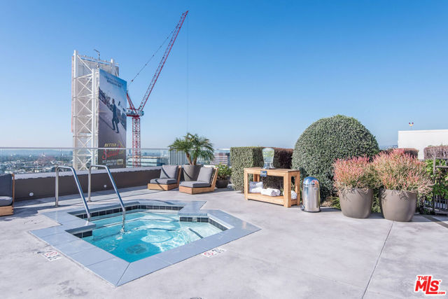 6250 Hollywood Boulevard, Los Angeles CA: https://media.crmls.org/mediaz/c9615e82-a9b0-442d-9135-352b60f786ba.jpg