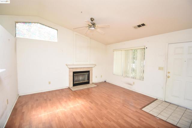 2960 Hebron Ln, Stockton CA: https://media.crmls.org/mediaz/c962701c-0e70-474e-a06d-32fe1a86fe3c.jpg
