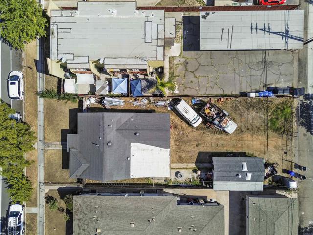 127 W 5Th Avenue, Escondido CA: https://media.crmls.org/mediaz/c962d5e1-240a-4556-bef1-e7f754762a85.jpg