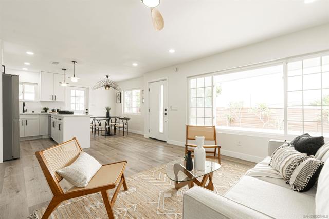9376 Starcrest Dr, Santee CA: https://media.crmls.org/mediaz/c962ffa3-05ed-45be-bf01-f02dd68f7d80.jpg