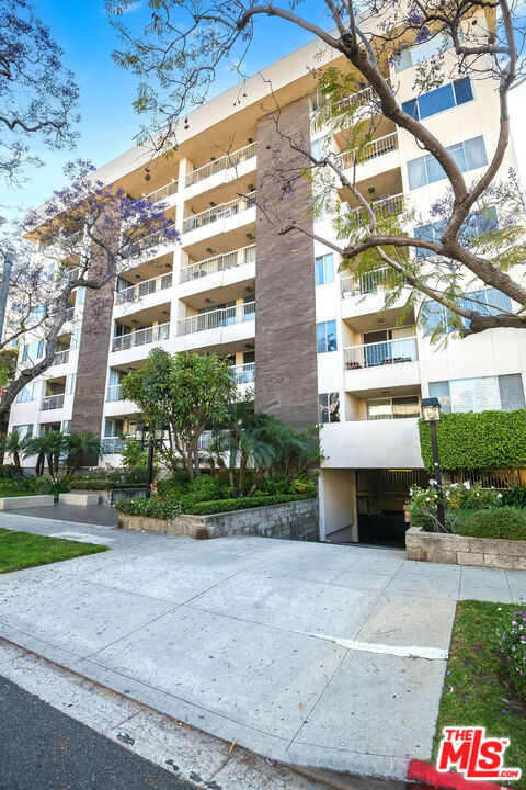 441 Oakhurst Drive, Beverly Hills, California 90210, 2 Bedrooms Bedrooms, ,2 BathroomsBathrooms,Condominium,For Sale,Oakhurst,24405733