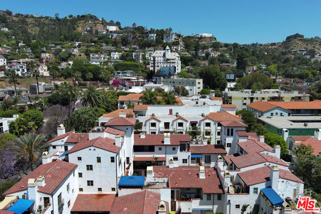1414 N Harper Avenue, West Hollywood CA: https://media.crmls.org/mediaz/c9638a1b-6c89-4c31-8da1-959a5d248e27.jpg