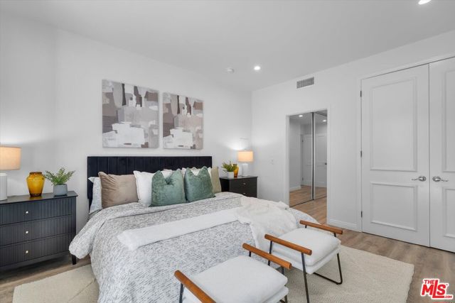 1650 Veteran Avenue, Los Angeles CA: https://media.crmls.org/mediaz/c9649eb0-d7ff-4e8e-84f7-a1d6af40db11.jpg