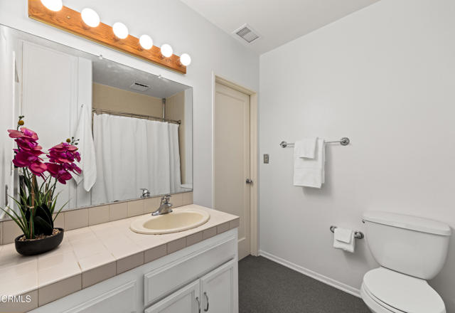 917 W W Victoria Street, Santa Barbara CA: https://media.crmls.org/mediaz/c964a6ba-ea0c-4e8c-88f2-34d7ee0c556f.jpg