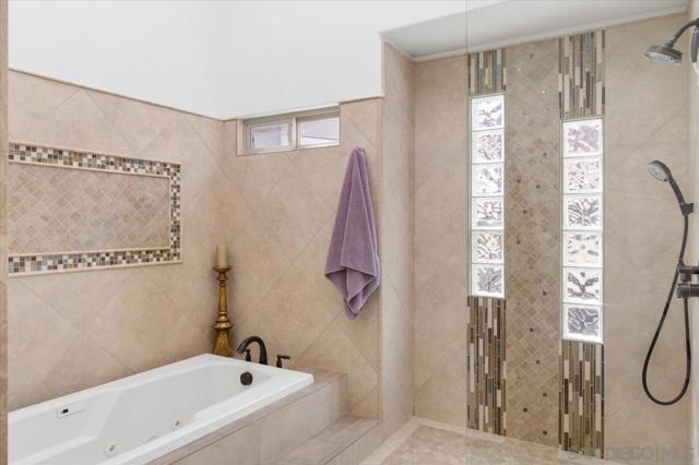 1373 Stoneridge Circle, Escondido CA: https://media.crmls.org/mediaz/c964fc1d-a272-4a18-bdcc-a028cd5bd24f.jpg