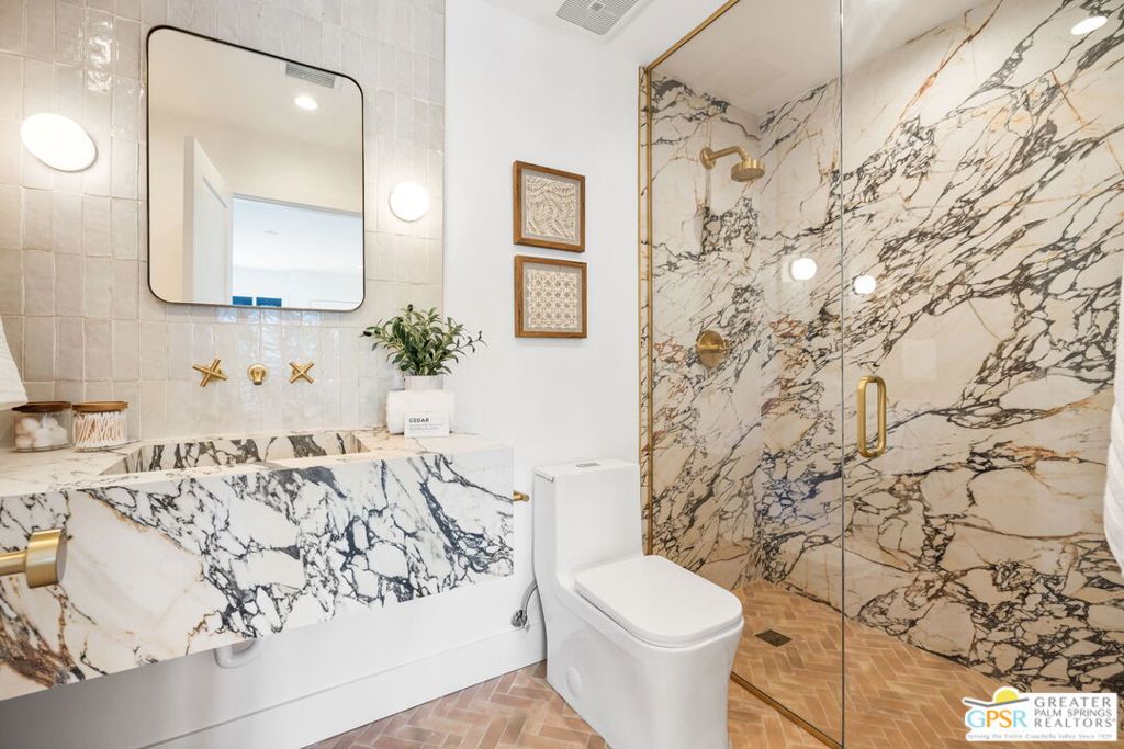 https://media.crmls.org/mediaz/c9651db1-4893-4dd3-b86b-b5ce775825dc.jpg?preset=X-Large