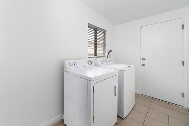 1839 100th Avenue, Oakland CA: https://media.crmls.org/mediaz/c96540e1-4a3e-482d-862c-857354afbbf6.jpg
