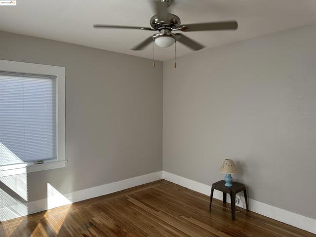 1937 87th Avenue, Oakland CA: https://media.crmls.org/mediaz/c9659cf2-57d5-4843-bba9-5adeac866c69.jpg