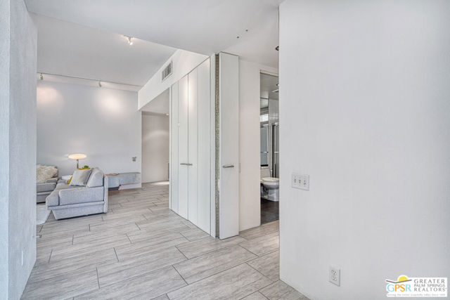 70120 Frank Sinatra Drive, Rancho Mirage CA: https://media.crmls.org/mediaz/c9664006-a5de-442f-b912-b1983b55aa02.jpg