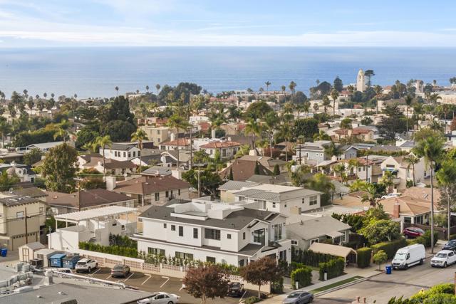 7216 FAY AVE, La Jolla CA: https://media.crmls.org/mediaz/c9665418-67db-4845-94a4-16e7c7412af3.jpg