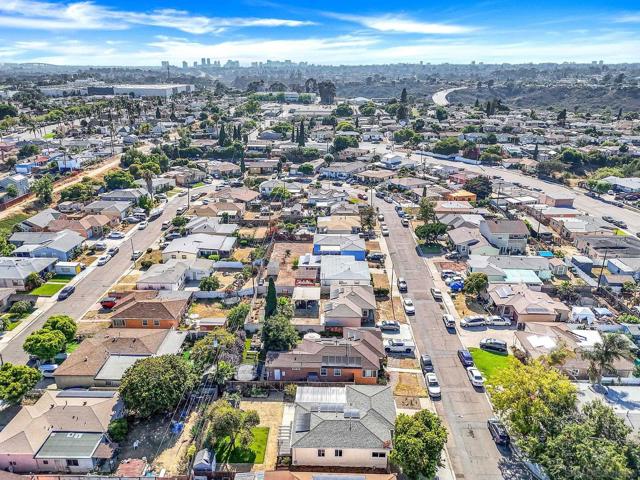 4991 Date Pl, San Diego CA: https://media.crmls.org/mediaz/c96657fc-07ec-4e90-9014-3aae68c58825.jpg