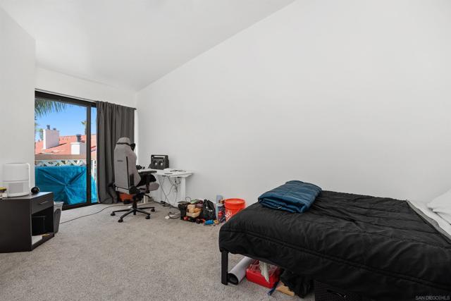 9342 Twin Trails Drive, San Diego CA: https://media.crmls.org/mediaz/c966bda9-a834-4080-b9de-f5649afe3219.jpg