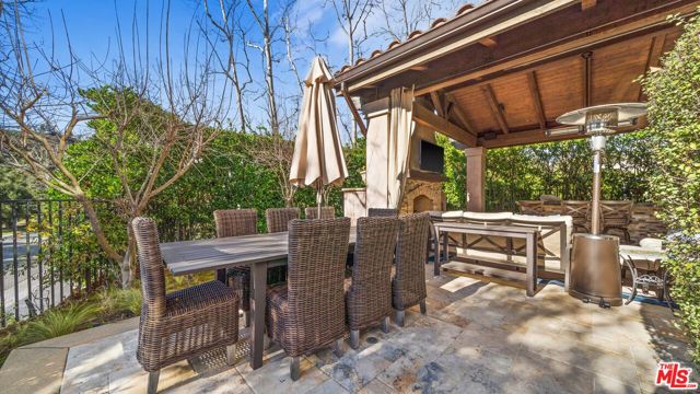 219 Baybrook Court, Lake Sherwood CA: https://media.crmls.org/mediaz/c966d3b1-73da-41fd-acba-a30adb21e38d.jpg
