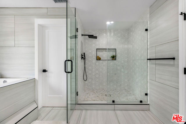 6888 Alta Vista Drive, Rancho Palos Verdes CA: https://media.crmls.org/mediaz/c96711dc-d45e-416c-84ae-9a5b77bc6a28.jpg