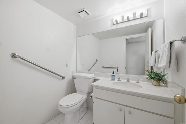 Detail Gallery Image 17 of 36 For 1465 Genoa Dr, Vista,  CA 92081 - 4 Beds | 2/1 Baths