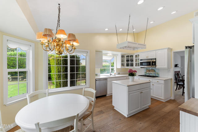 6861 Aviano Drive, Camarillo CA: https://media.crmls.org/mediaz/c96782f0-bc03-40b7-86f6-be11beaa8454.jpg