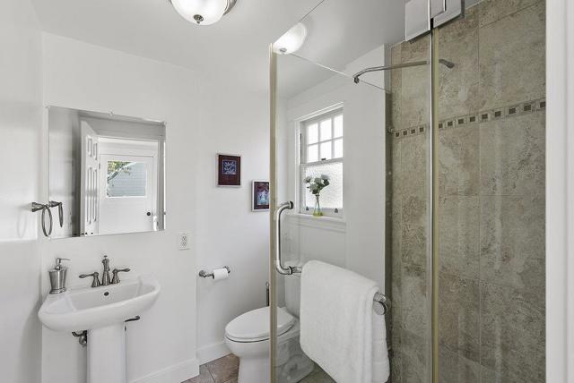 774 Edgewood Road, San Mateo CA: https://media.crmls.org/mediaz/c9678575-dc85-4639-85ef-49c6088a729b.jpg