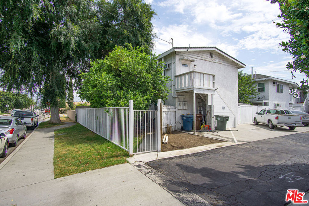 2702 Potrero Avenue