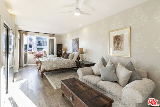 1650 Veteran Avenue, Los Angeles CA: https://media.crmls.org/mediaz/c968af06-fa46-4930-accf-fd668ea9a653.jpg