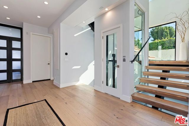 489 S Willaman Drive, Los Angeles CA: https://media.crmls.org/mediaz/c96a0d4d-d602-4011-ae93-5c9f249e2ce5.jpg