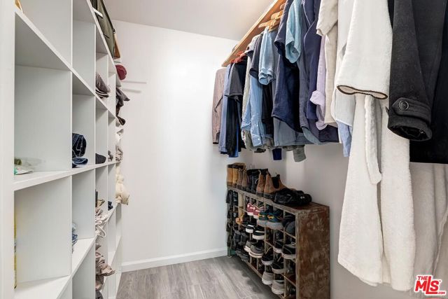 2336 28th Street, Santa Monica CA: https://media.crmls.org/mediaz/c96a392e-a732-4ce5-ad48-659e60b4c9d7.jpg