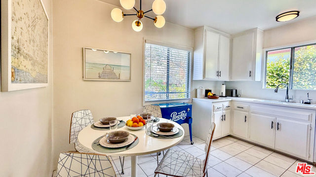 2403 Ocean Avenue, Venice CA: https://media.crmls.org/mediaz/c96b9791-544c-4c46-a928-c802b3a42e32.jpg