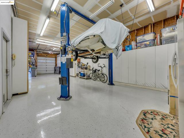 17035 TERMINOUS RD, Isleton CA: https://media.crmls.org/mediaz/c96be3a3-c216-4c09-8d76-3fd5124f3255.jpg