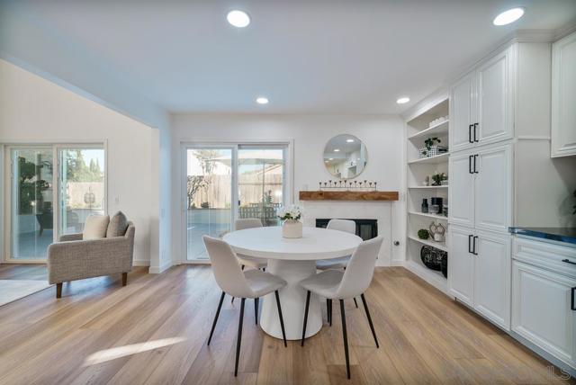 11289 Silver Buckle Way, San Diego CA: https://media.crmls.org/mediaz/c96c1177-3a99-497a-83e3-7a62b1a6e328.jpg