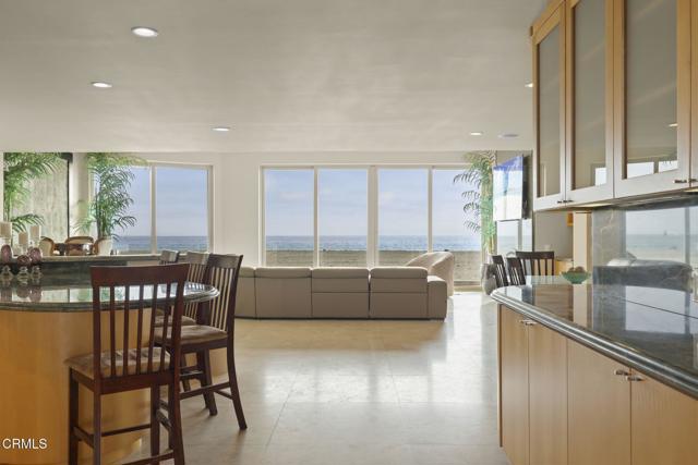 3629 Ocean Drive, Oxnard CA: https://media.crmls.org/mediaz/c96c598f-c7d8-45da-990b-51965e94cda4.jpg