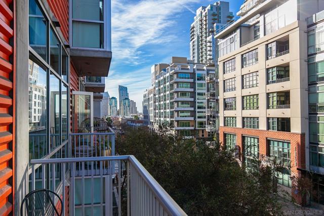 1025 Island Ave, San Diego CA: https://media.crmls.org/mediaz/c96c68c2-f70c-4f3c-8d16-8c531c819eac.jpg